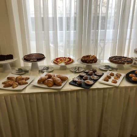 Hotel Hollywood Riccione Luaran gambar