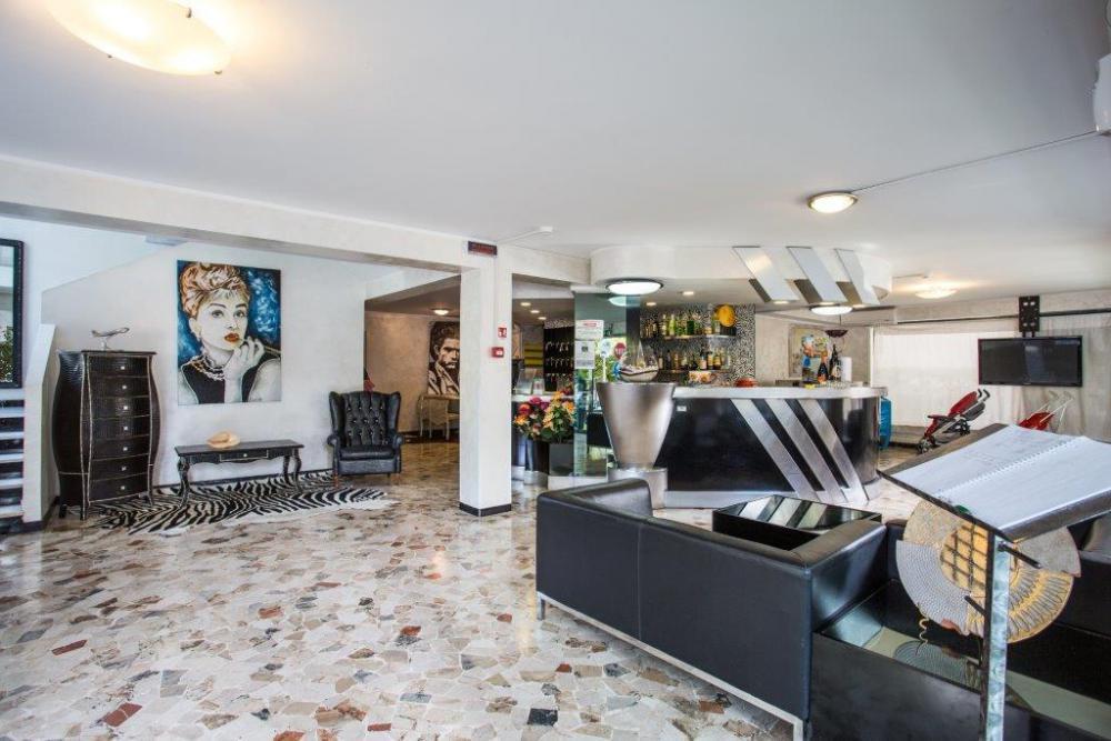 Hotel Hollywood Riccione Luaran gambar
