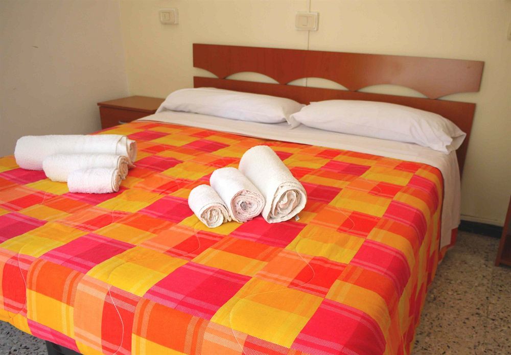 Hotel Hollywood Riccione Luaran gambar