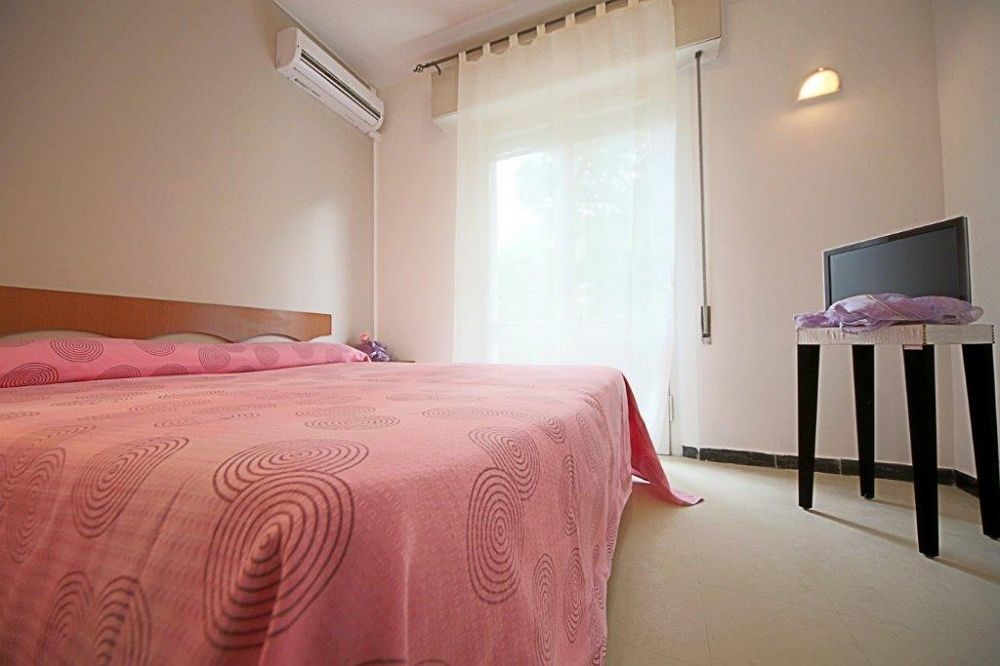 Hotel Hollywood Riccione Luaran gambar