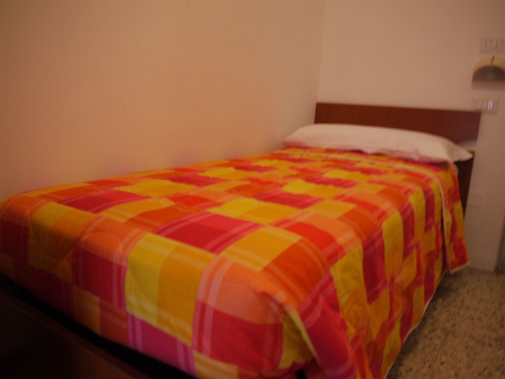 Hotel Hollywood Riccione Luaran gambar